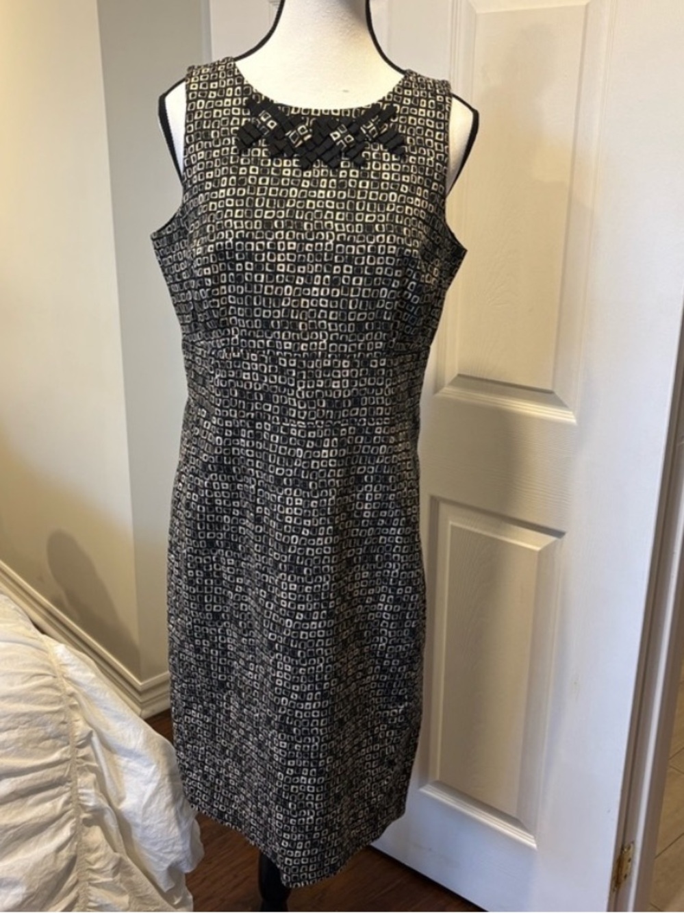 Evan Picone Black Cream Sheath Dress Size 12 Office Career Workwear Classic